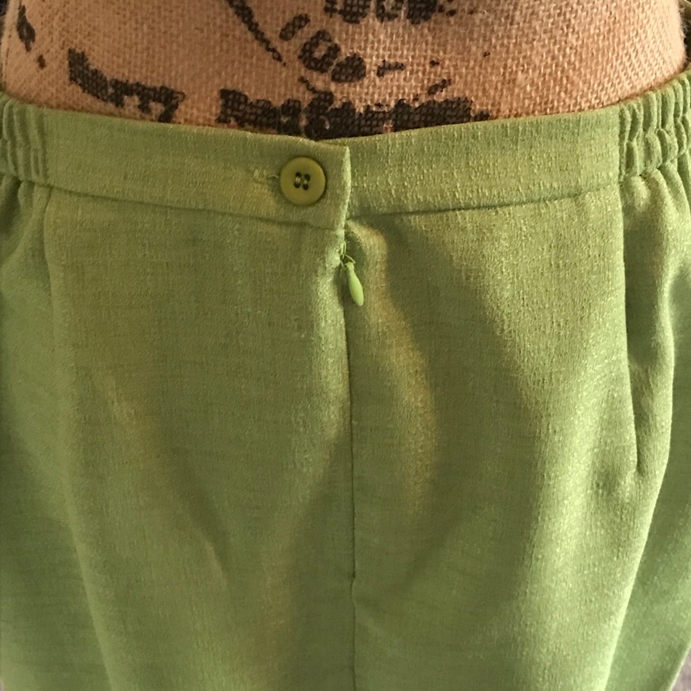 2 pc. Skirt and buttoned top - Picture 4 of 5